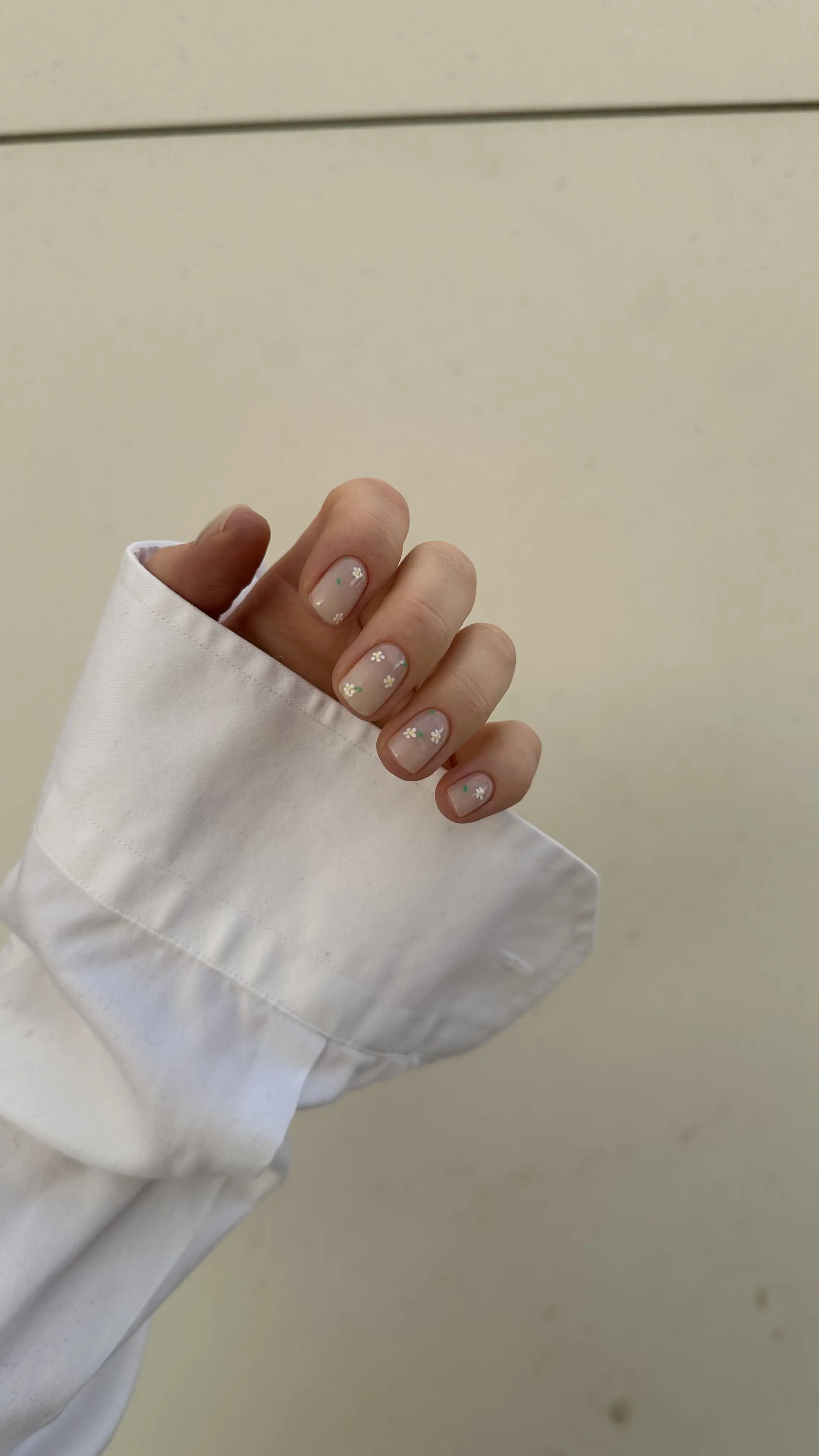 Professional manicure and pedicure work 6 - FÉNIX NAILS Paris